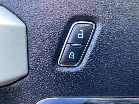 Used 2017 Ford F350 Lariat w/ FX4 Off-Road Package image 20