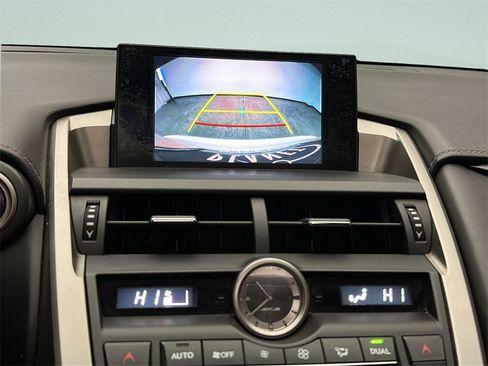 Used 2015 Lexus NX 300h AWD image 25