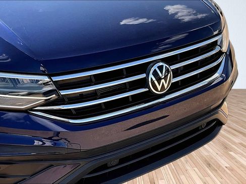 Used 2024 Volkswagen Tiguan SE w/ Panoramic Sunroof Package AWD/4WD image 27
