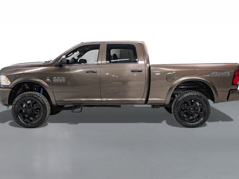 Used 2018 RAM 2500 Tradesman w/ Chrome Appearance Group image 9