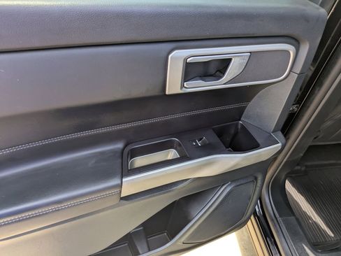 Used 2023 Ford Explorer XLT w/ Equipment Group 202A image 11