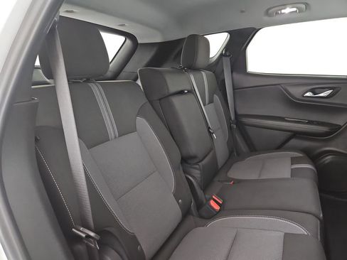 Used 2025 Chevrolet Blazer LT image 32