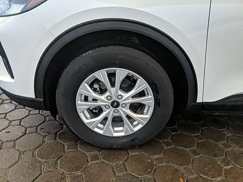 Certified 2023 Ford Escape Active image 9