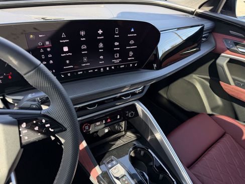New 2025 Audi SQ5 Premium Plus image 17