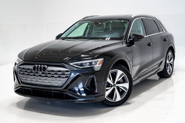 Used 2024 Audi Q8 e-tron Premium Plus w/ Premium Plus Package AWD/4WD image 1