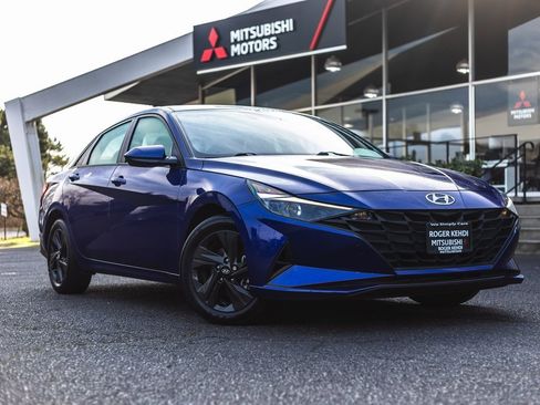 Used 2021 Hyundai Elantra SEL image 1