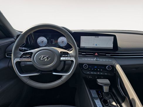Certified 2023 Hyundai Elantra SEL w/ Convenience Package FWD image 9