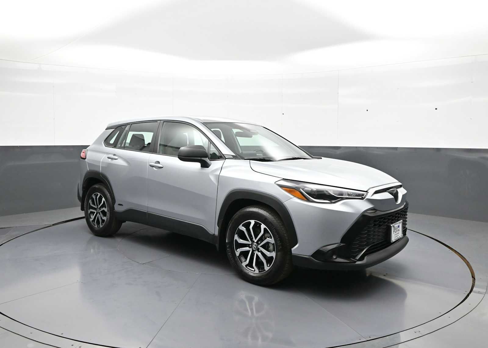 Certified 2024 Toyota Corolla Cross AWD Hybrid image 4