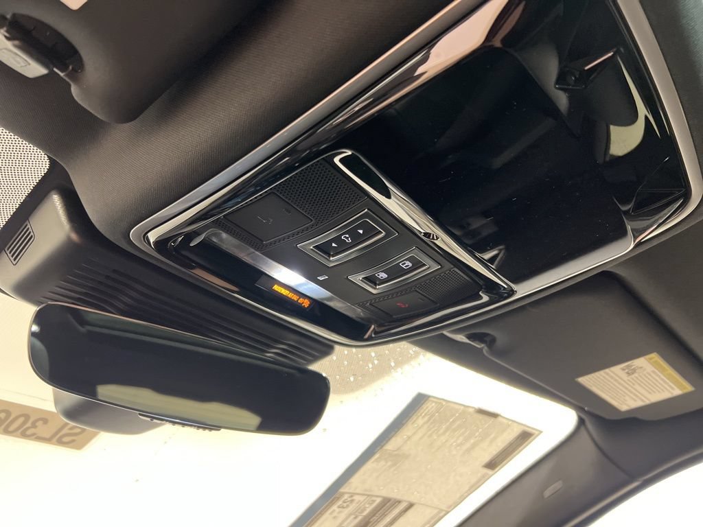 Certified 2026 Land Rover Range Rover Velar Dynamic SE AWD/4WD image 18