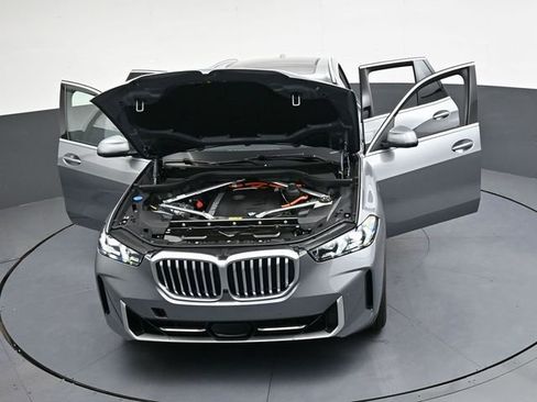New 2026 BMW X5 xDrive50e w/ Climate Comfort Package image 39