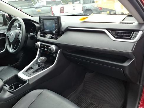 Used 2022 Toyota RAV4 XLE Premium FWD image 17