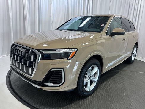 Used 2025 Audi Q7 3.0T Premium AWD/4WD image 28
