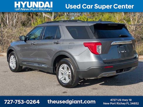 Used 2023 Ford Explorer XLT w/ Equipment Group 202A image 3