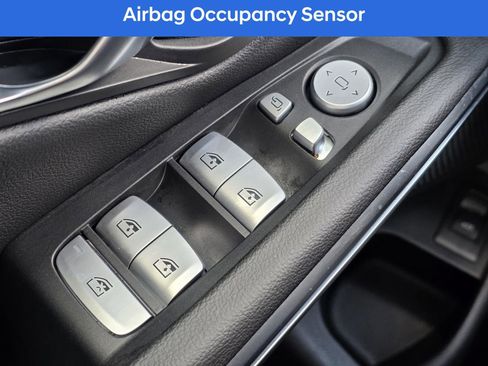 Used 2025 BMW 330i Sedan w/ Convenience Package image 28