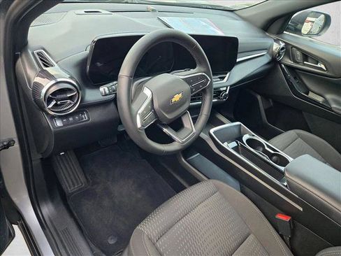 Used 2025 Chevrolet Equinox LT image 17