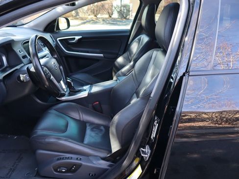 Used 2016 Volvo V60 T5 Cross Country Platinum image 19