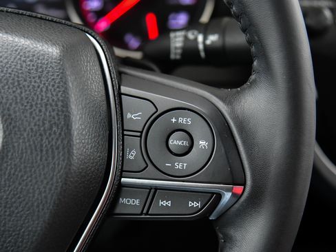 Used 2019 Toyota Camry XSE image 31