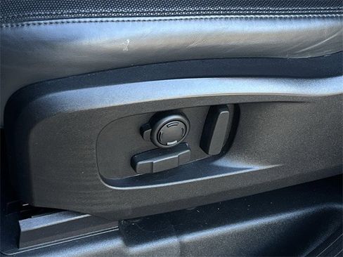 Used 2022 Land Rover Defender 110 X-Dynamic HSE image 29