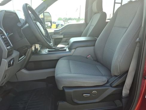 Used 2019 Ford F250 XLT w/ XLT Premium Package AWD/4WD image 17