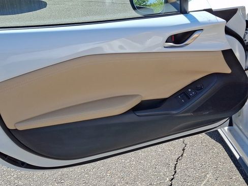 Used 2025 MAZDA MX-5 Miata Grand Touring w/ Weather Package RWD image 12