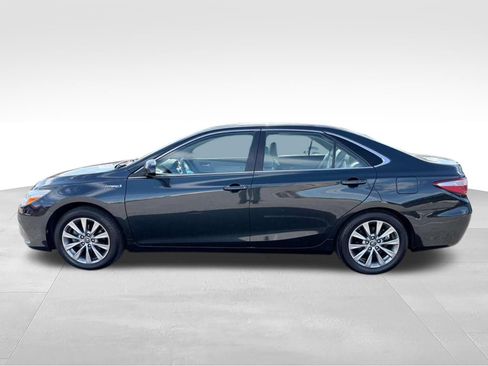 Used 2017 Toyota Camry XLE FWD image 8