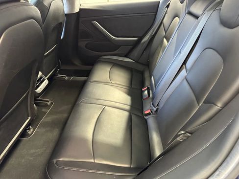 Used 2017 Tesla Model 3 Long Range image 8