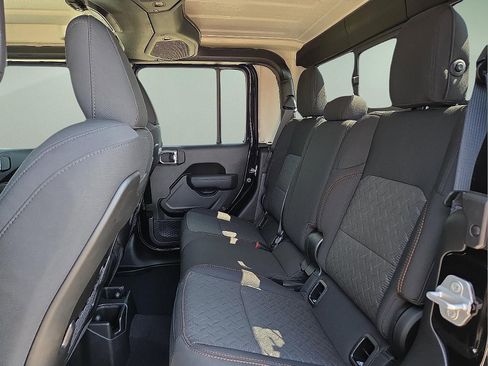 New 2025 Jeep Gladiator Mojave w/ Steel Bumper Group image 10