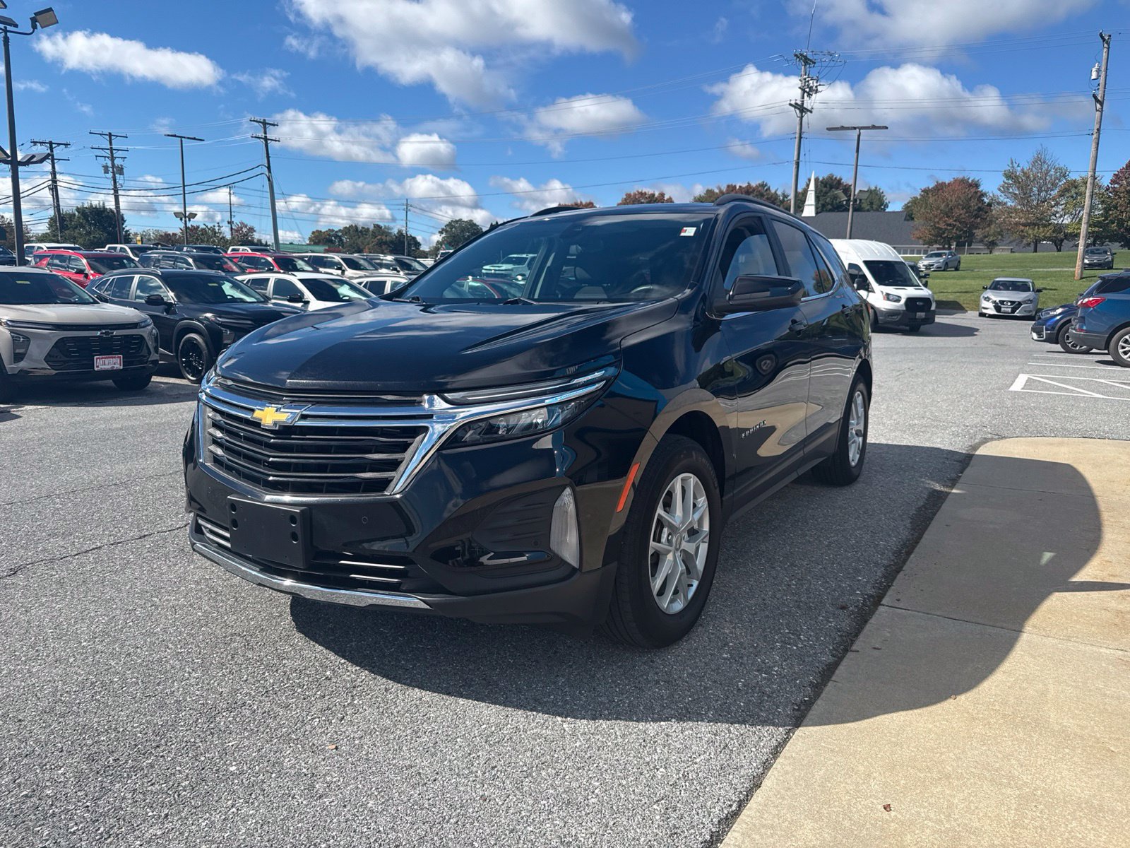 Used 2023 Chevrolet Equinox LT FWD image 1