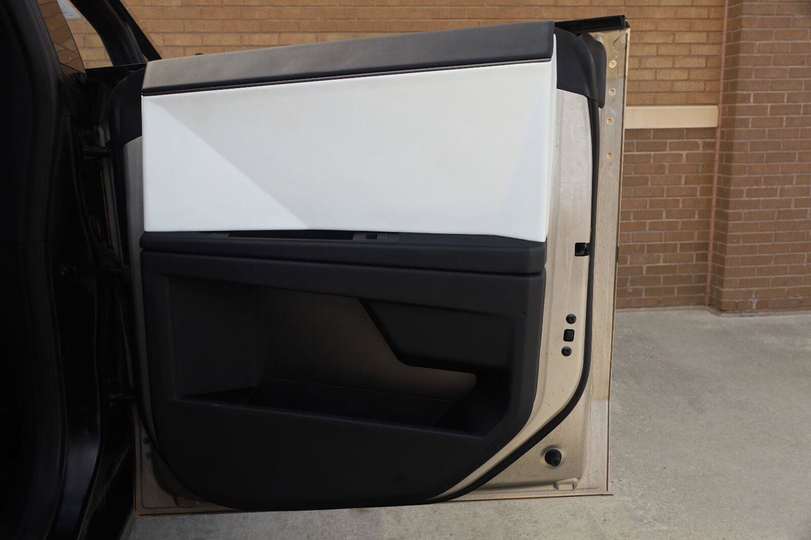 Used 2024 Tesla Cybertruck AWD Crew Cab image 25