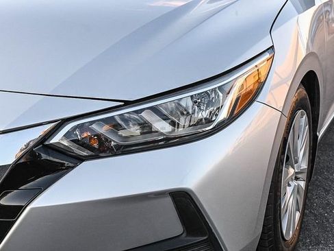 Used 2020 Nissan Sentra S image 4