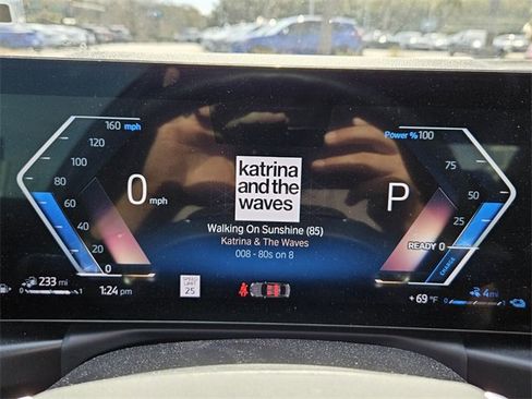 Used 2024 BMW 330e image 13