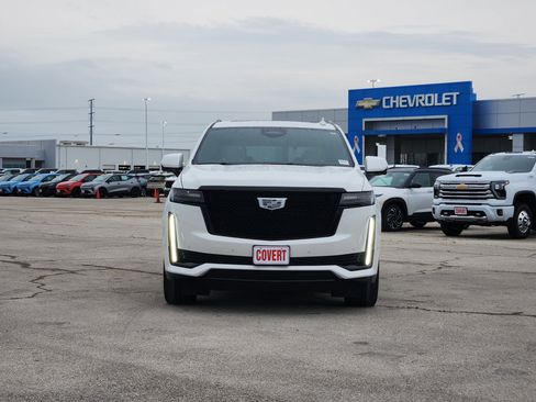 Used 2024 Cadillac Escalade Sport w/ LPO, ONYX Package AWD/4WD image 2