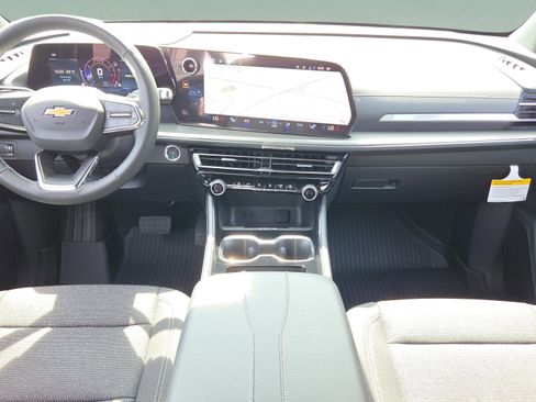 New 2026 Chevrolet Traverse LT w/ Driver Confidence Package FWD image 12