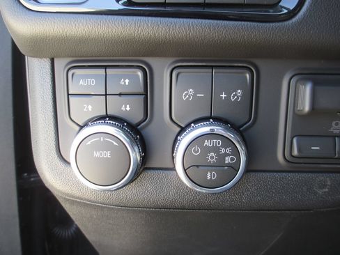New 2026 GMC Yukon XL Elevation w/ Elevation Premium Package AWD/4WD image 17