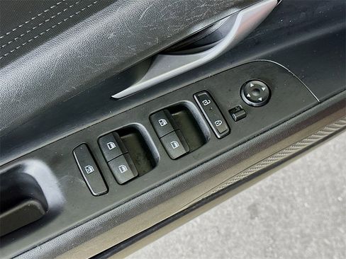 Used 2024 Hyundai Elantra SEL image 20