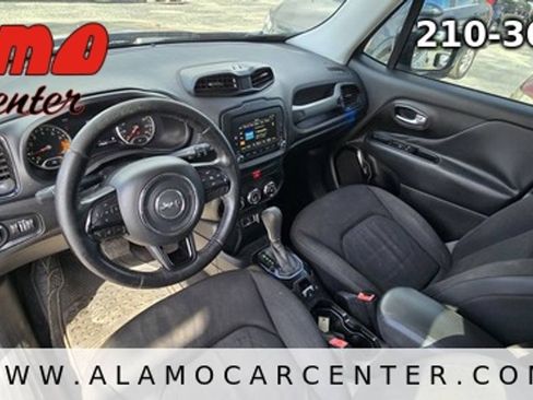 Used 2017 Jeep Renegade Altitude FWD image 34