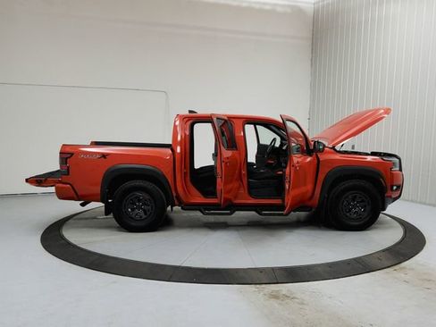 Used 2025 Nissan Frontier Pro-X RWD image 16