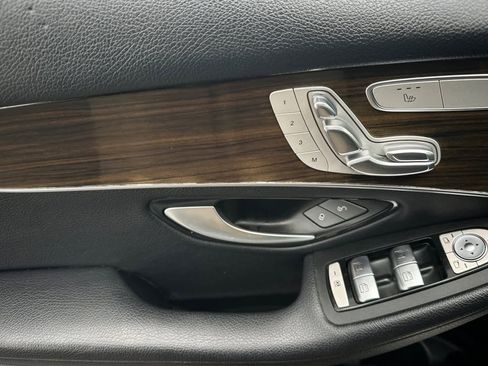 Used 2020 Mercedes-Benz GLC 300 4MATIC image 13