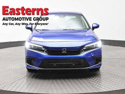 Used 2023 Honda Civic LX image 2
