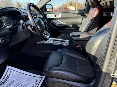 Used 2020 Ford Explorer Platinum w/ Premium Technology Package image 28