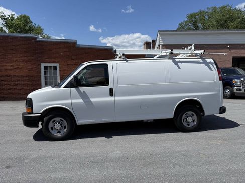 Used 2015 Chevrolet Express 2500 RWD image 1