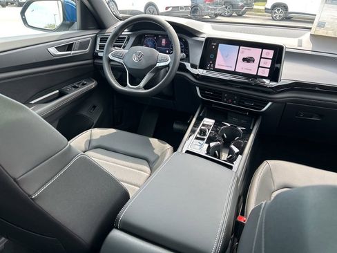 New 2026 Volkswagen Atlas Cross Sport SEL AWD/4WD image 9