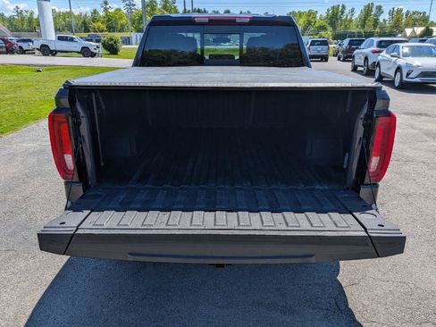 Used 2023 GMC Sierra 1500 SLT w/ SLT Convenience Package AWD/4WD image 10