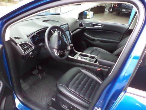 Used 2024 Ford Edge SEL AWD/4WD image 2