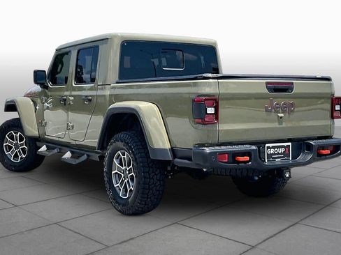 Used 2025 Jeep Gladiator Mojave AWD/4WD image 12