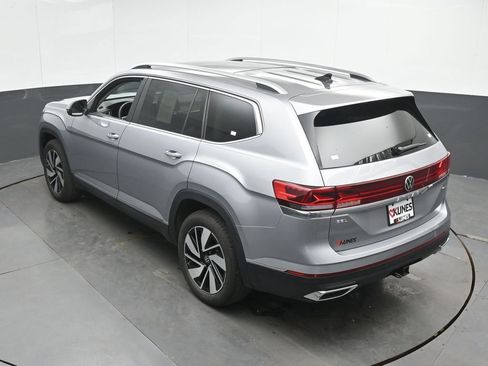Used 2025 Volkswagen Atlas SEL AWD/4WD image 36
