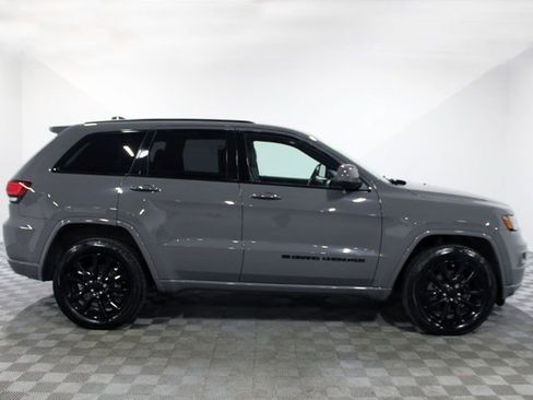 Used 2022 Jeep Grand Cherokee Laredo X image 7