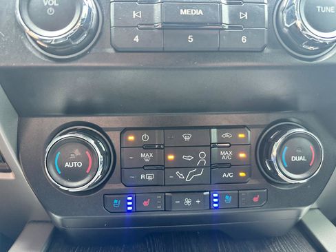 Used 2021 Ford F250 Lariat w/ Lariat Ultimate Package AWD/4WD image 43
