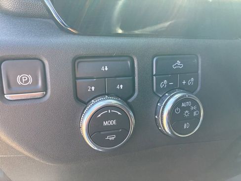 Used 2024 GMC Sierra 2500 SLE w/ SLE Value Package; image 10