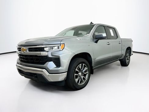 Used 2024 Chevrolet Silverado 1500 LT AWD/4WD image 3
